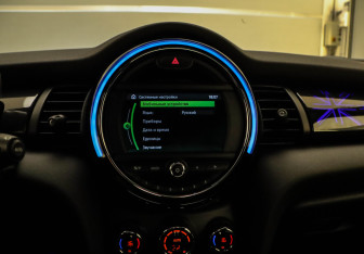 Подержанный автомобиль MINI Hatch 2021 года (23 фото)