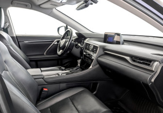 Подержанный автомобиль Lexus RX 2019 года (11 фото)