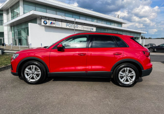 Подержанный автомобиль Audi Q3 2021 года (8 фото)