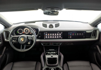 Подержанный автомобиль Porsche Cayenne 2024 года (14 фото)