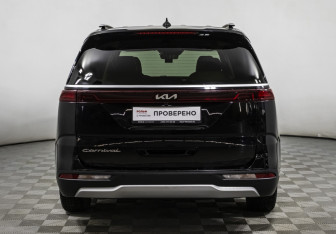 Подержанный автомобиль Kia Carnival 2020 года (6 фото)