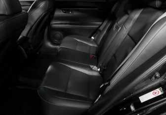 Подержанный автомобиль Lexus ES 2018 года (4 фото)