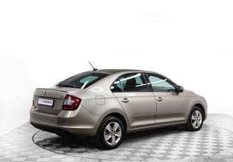 Подержанный автомобиль Skoda Rapid Liftback 2018 года (5 фото)
