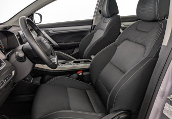 Подержанный автомобиль Geely Coolray 2023 года (20 фото)