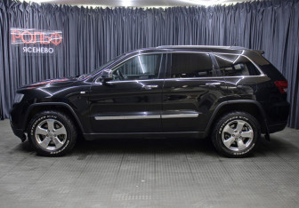 Подержанный автомобиль Jeep Grand Cherokee 2012 года (8 фото)