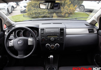 Подержанный автомобиль Nissan Tiida Sedan 2011 года (11 фото)