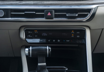 Подержанный автомобиль Kia K5 2020 года (13 фото)