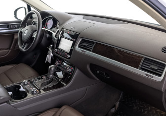 Подержанный автомобиль Volkswagen Touareg 2012 года (13 фото)