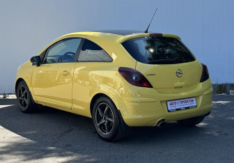 Подержанный автомобиль Opel Corsa 2014 года (7 фото)