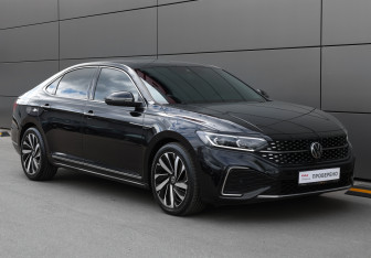 Подержанный автомобиль Volkswagen Passat Sedan 2021 года (3 фото)