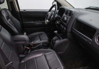Подержанный автомобиль Jeep Compass 2012 года (9 фото)