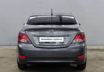 Подержанный автомобиль Hyundai Solaris Sedan 2011 года (6 фото)