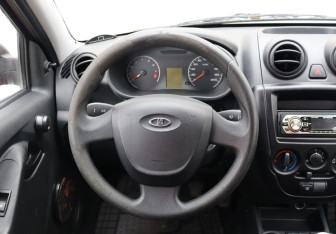 Подержанный автомобиль LADA (ВАЗ) Granta Sedan 2012 года (14 фото)