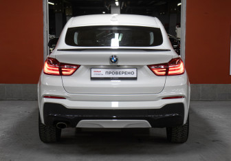 Подержанный автомобиль BMW X4 2017 года (6 фото)