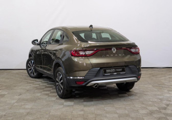Подержанный автомобиль Renault Arkana 2021 года (7 фото)