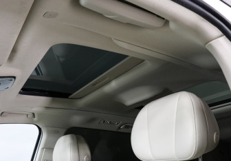 Подержанный автомобиль Voyah Dream 2023 года (14 фото)