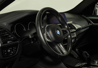 Подержанный автомобиль BMW X4 2020 года (11 фото)
