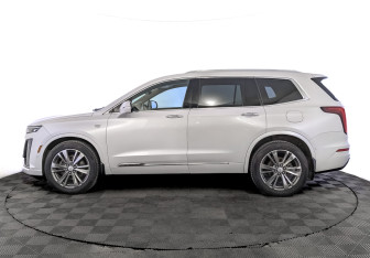 Подержанный автомобиль Cadillac XT6 2020 года (8 фото)