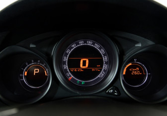 Подержанный автомобиль Citroen C4 Sedan 2013 года (9 фото)