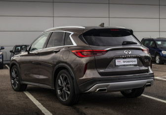 Подержанный автомобиль Infiniti QX50 2018 года (7 фото)