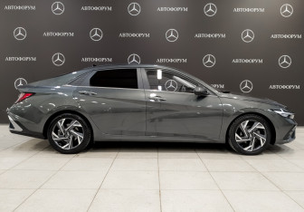 Подержанный автомобиль Hyundai Elantra Sedan 2024 года (4 фото)