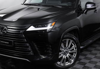 Подержанный автомобиль Lexus LX 2022 года (29 фото)