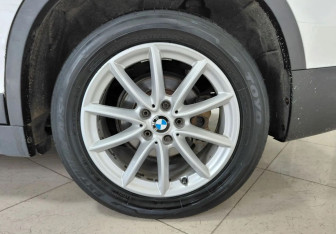 Подержанный автомобиль BMW X1 2018 года (9 фото)