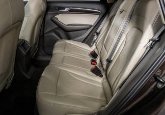 Подержанный автомобиль Audi Q5 2013 года (10 фото)