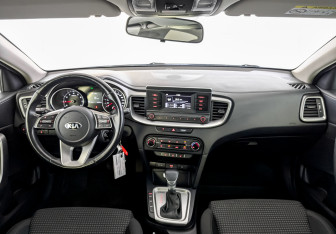 Подержанный автомобиль Kia Ceed Hatchback 2020 года (14 фото)