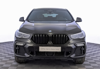 Подержанный автомобиль BMW X6 2020 года (2 фото)