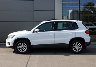 Подержанный автомобиль Volkswagen Tiguan 2015 года (8 фото)