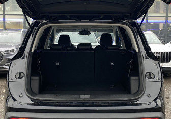 Подержанный автомобиль Chevrolet Captiva 2022 года (10 фото)