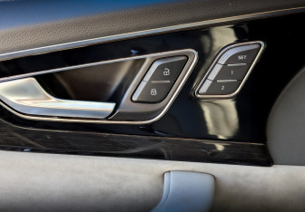 Подержанный автомобиль Audi Q7 2019 года (21 фото)