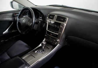 Подержанный автомобиль Lexus IS Sedan 2008 года (10 фото)