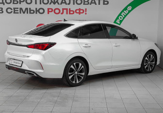 Подержанный автомобиль Changan Eado Plus 2023 года (4 фото)