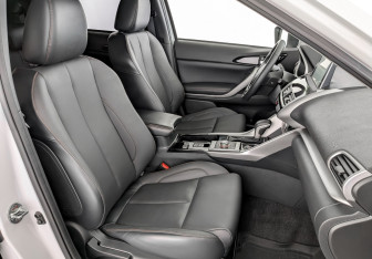 Подержанный автомобиль Mitsubishi Eclipse Cross 2022 года (24 фото)