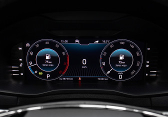 Подержанный автомобиль Skoda Karoq 2020 года (13 фото)