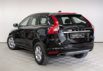 Подержанный автомобиль Volvo XC60 2017 года (8 фото)