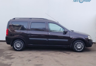 Подержанный автомобиль LADA (ВАЗ) Largus Wagon 2017 года (4 фото)