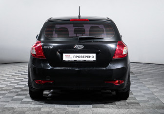 Подержанный автомобиль Kia Ceed Hatchback 2010 года (6 фото)