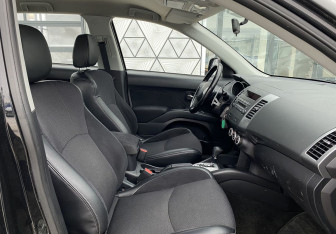 Подержанный автомобиль Peugeot 4007 2008 года (20 фото)