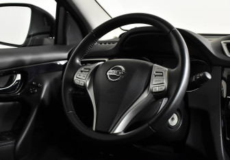 Подержанный автомобиль Nissan Qashqai 2015 года (11 фото)