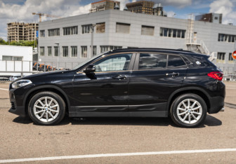 Подержанный автомобиль BMW X2 2018 года (9 фото)