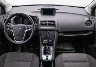 Подержанный автомобиль Opel Meriva 2014 года (13 фото)