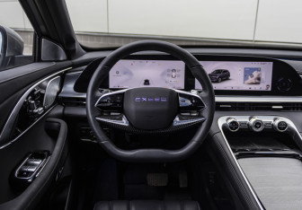 Подержанный автомобиль Exeed TXL 2024 года (10 фото)