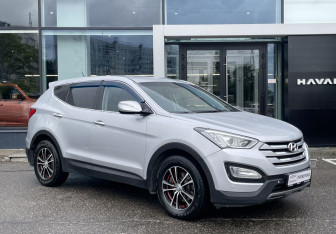 Подержанный автомобиль Hyundai Santa Fe 2013 года (3 фото)