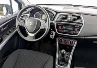 Подержанный автомобиль Suzuki SX4 Hatchback 2021 года (30 фото)