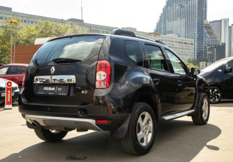 Подержанный автомобиль Renault Duster 2014 года (4 фото)