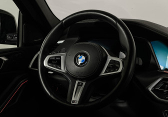 Подержанный автомобиль BMW X6 2021 года (15 фото)