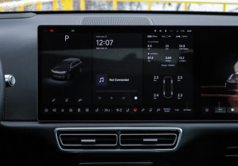 Подержанный автомобиль LiXiang L7 2024 года (11 фото)